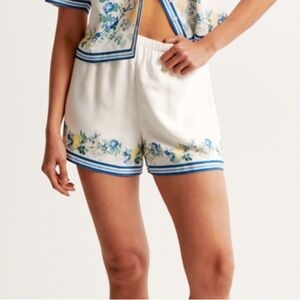 NWOT SIZE L Abercrombie Faux Silk Pull-On Shorts